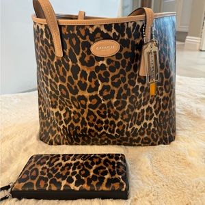 Coach tote & wallet animal print